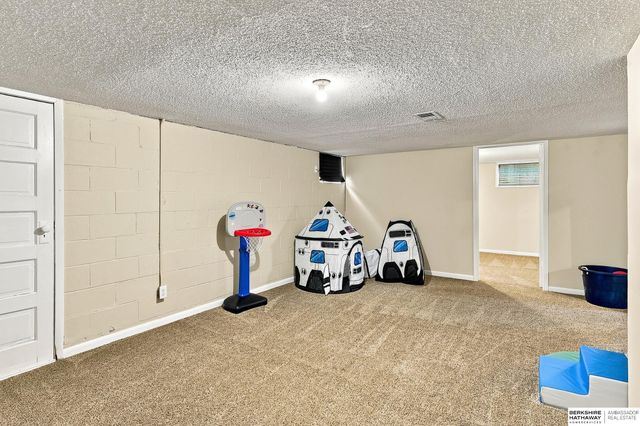 3903 Redick Avenue, Omaha, NE 68112