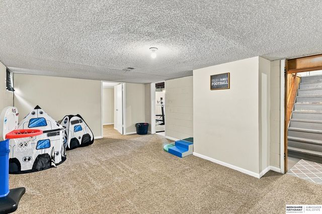 3903 Redick Avenue, Omaha, NE 68112