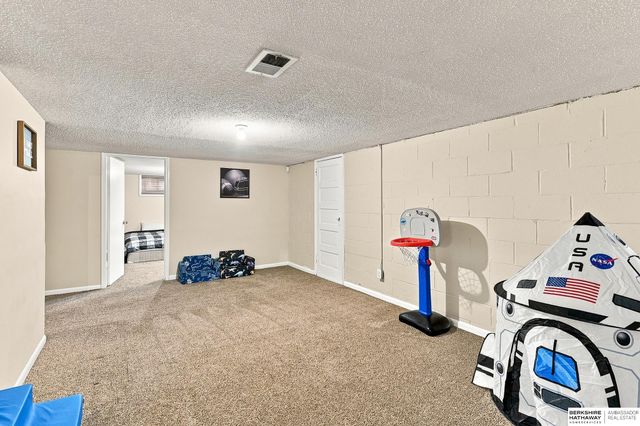 3903 Redick Avenue, Omaha, NE 68112