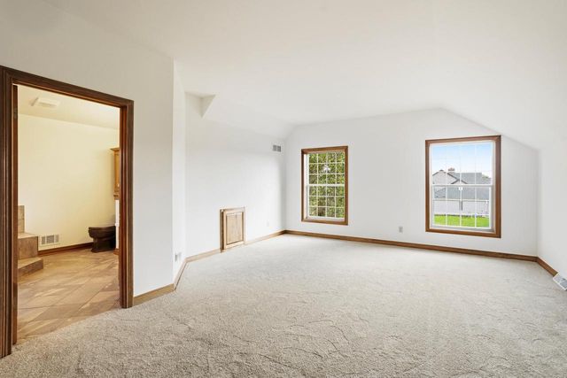 13620 W Eagle TRACE, New Berlin, WI 53151