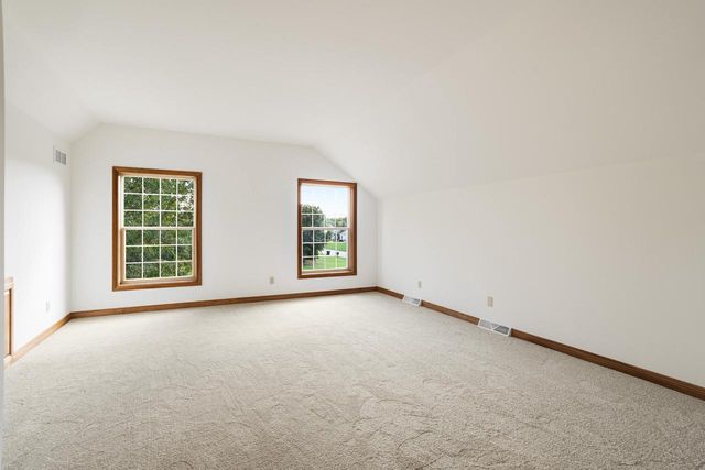 13620 W Eagle TRACE, New Berlin, WI 53151