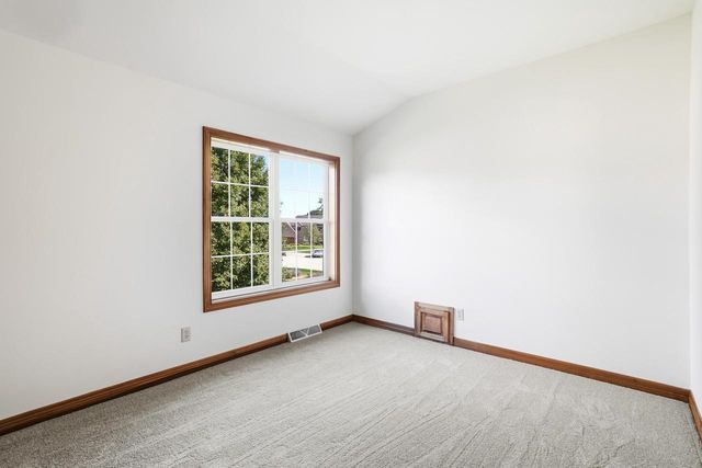13620 W Eagle TRACE, New Berlin, WI 53151