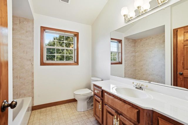 13620 W Eagle TRACE, New Berlin, WI 53151