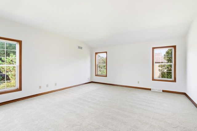 13620 W Eagle TRACE, New Berlin, WI 53151