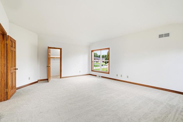 13620 W Eagle TRACE, New Berlin, WI 53151