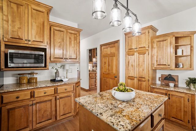 13620 W Eagle TRACE, New Berlin, WI 53151