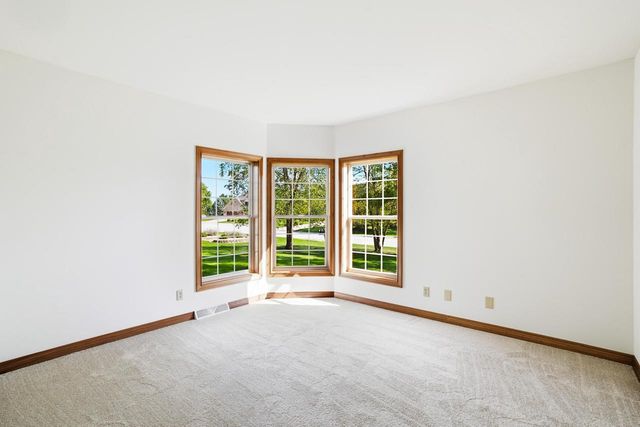 13620 W Eagle TRACE, New Berlin, WI 53151