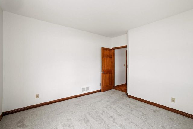 13620 W Eagle TRACE, New Berlin, WI 53151