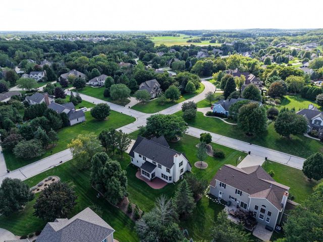 13620 W Eagle TRACE, New Berlin, WI 53151