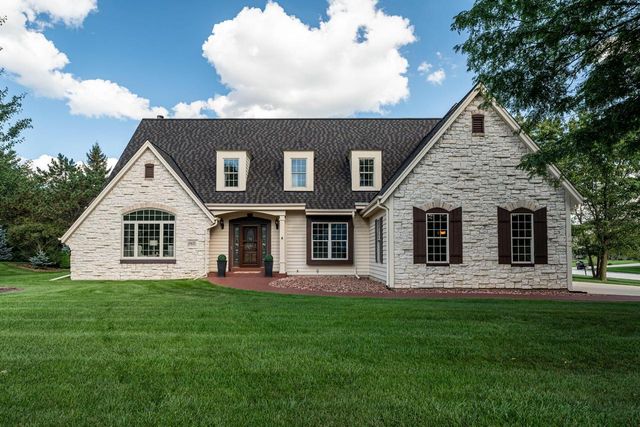 13620 W Eagle TRACE, New Berlin, WI 53151