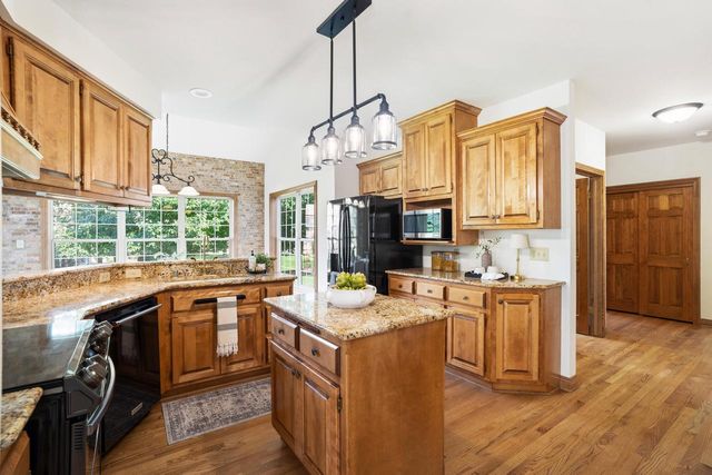 13620 W Eagle TRACE, New Berlin, WI 53151