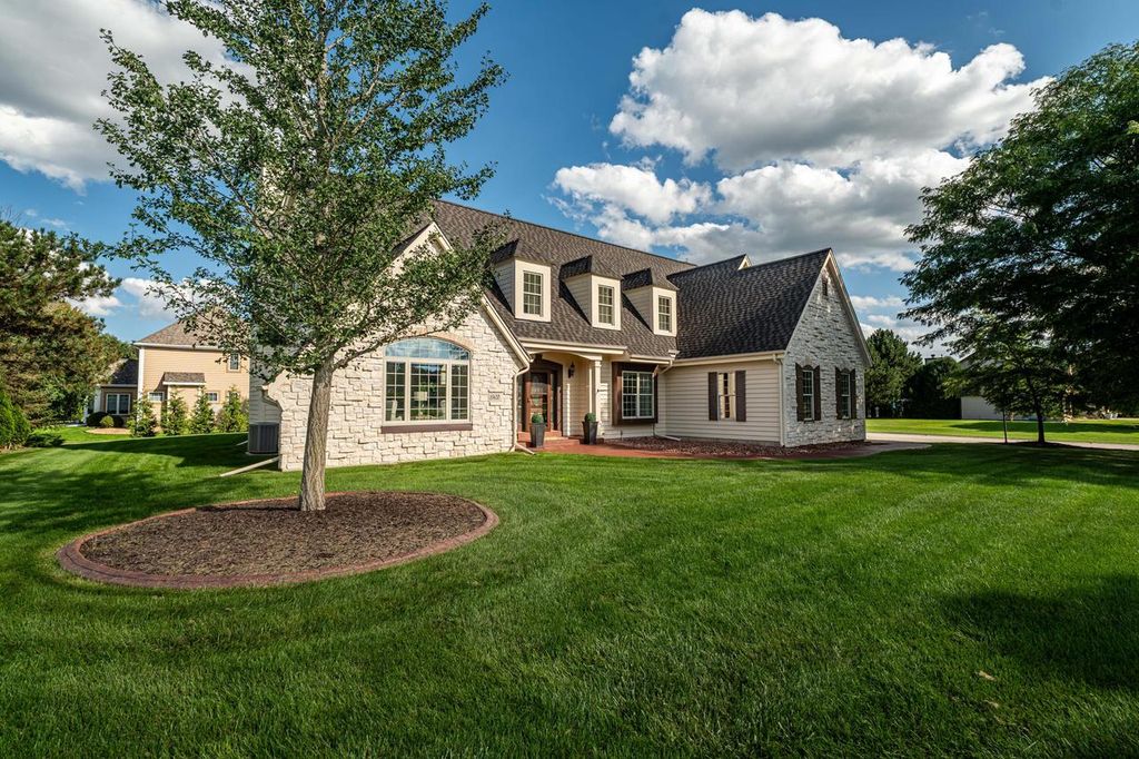 13620 W Eagle TRACE, New Berlin, WI 53151