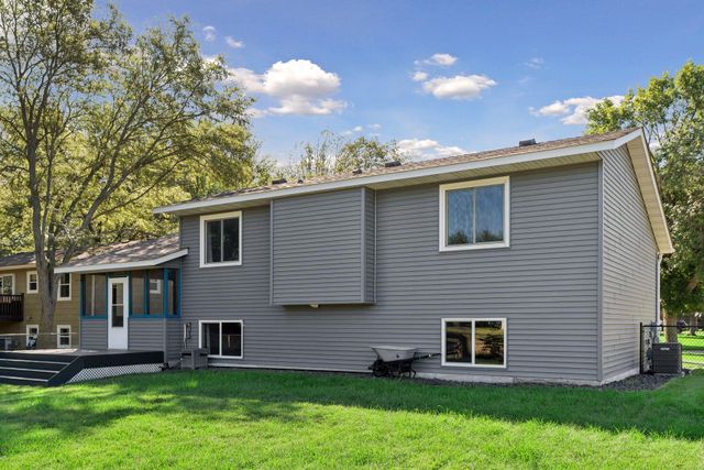 7624 112th Avenue N, Champlin, MN 55316