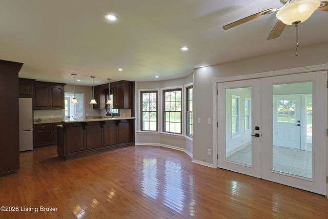 225 Donna Ave, Taylorsville, KY 40071