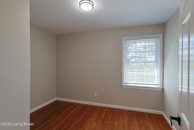 225 Donna Ave, Taylorsville, KY 40071