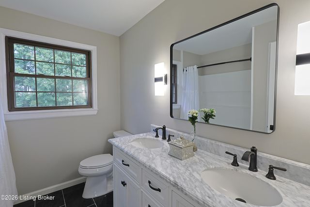 225 Donna Ave, Taylorsville, KY 40071