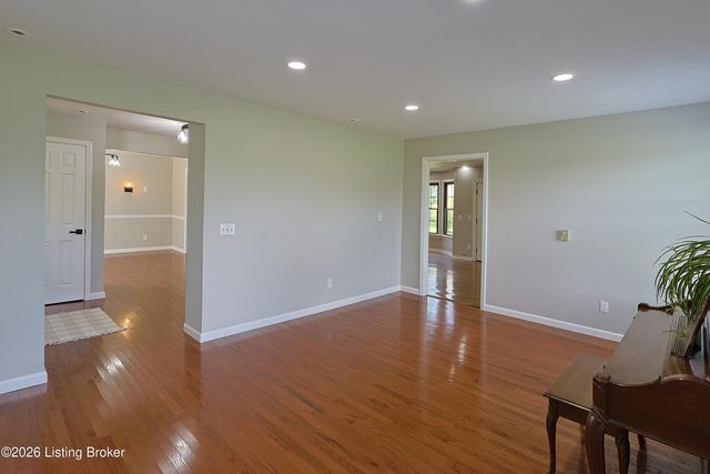 225 Donna Ave, Taylorsville, KY 40071