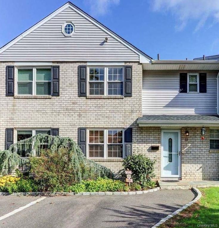 15 Manors Drive, Jericho, NY 11753