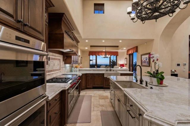 7953 Sentinel, San Diego, CA 92127