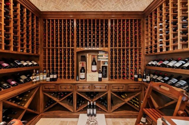 7953 Sentinel, San Diego, CA 92127