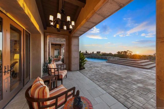 7953 Sentinel, San Diego, CA 92127