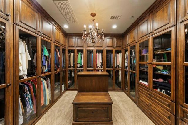 7953 Sentinel, San Diego, CA 92127