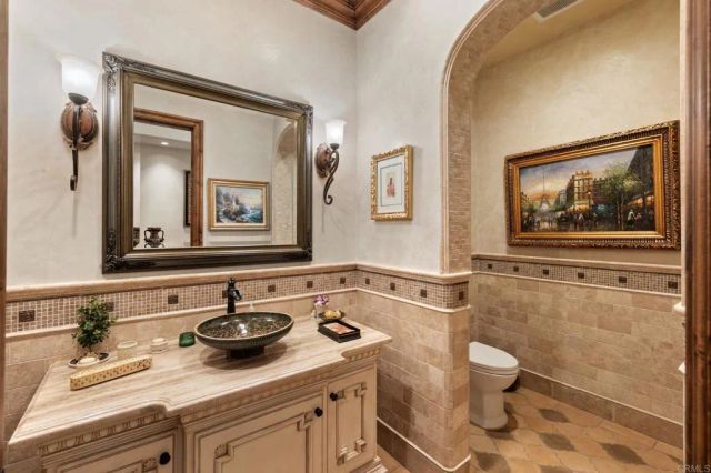 7953 Sentinel, San Diego, CA 92127