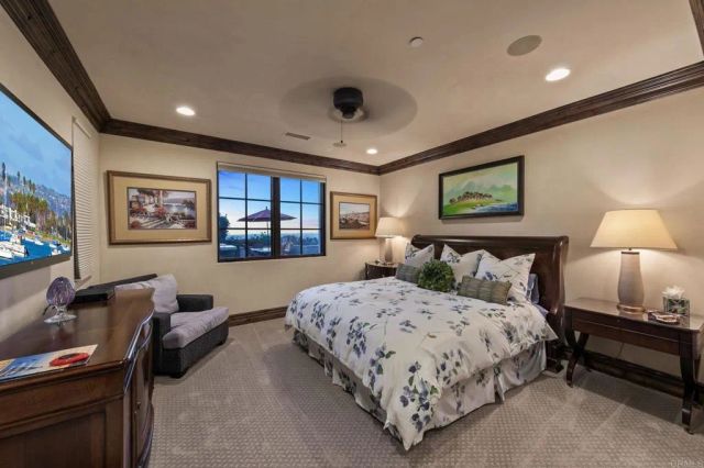 7953 Sentinel, San Diego, CA 92127