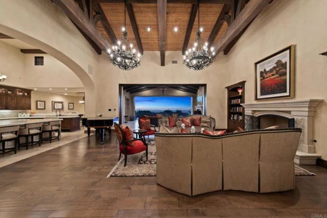 7953 Sentinel, San Diego, CA 92127