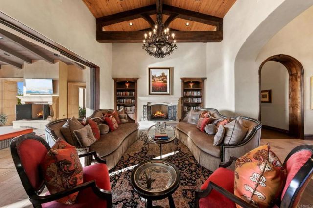 7953 Sentinel, San Diego, CA 92127