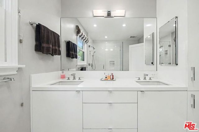 2273 Manning Avenue, Los Angeles, CA 90064