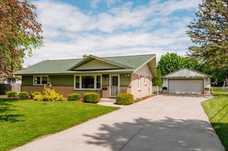 3222 Yorktown STREET, Racine, WI 53404