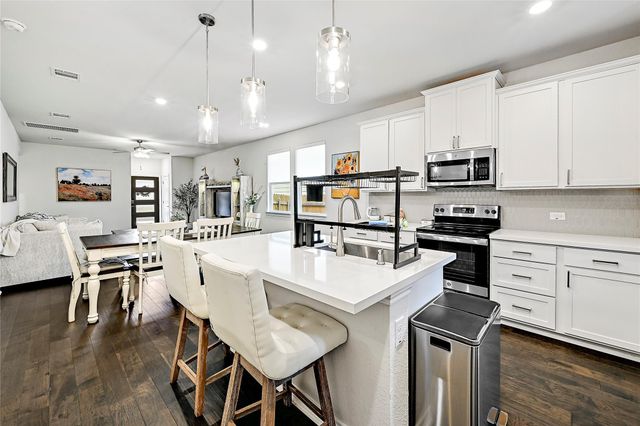 761 Long RUN, Liberty Hill, TX 78642