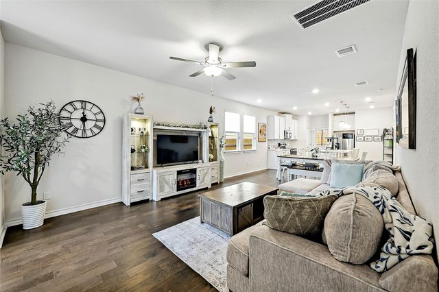 761 Long RUN, Liberty Hill, TX 78642