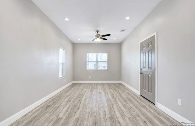 511 Meerscheidt, San Antonio, TX 78203