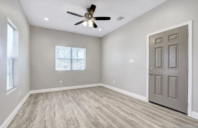 511 Meerscheidt, San Antonio, TX 78203