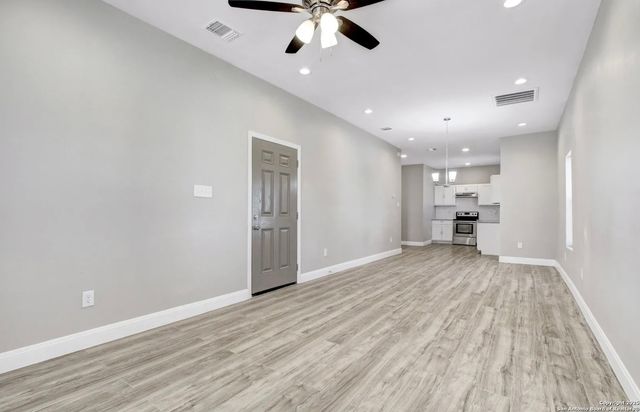 511 Meerscheidt, San Antonio, TX 78203