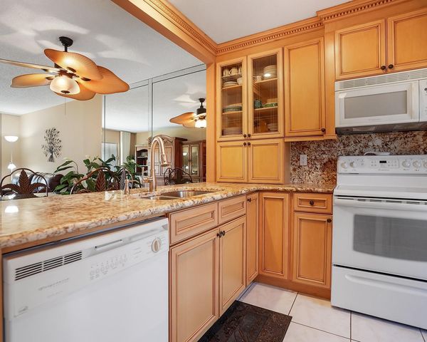 3501 NW 47th Avenue 503, Lauderdale Lakes, FL 33319