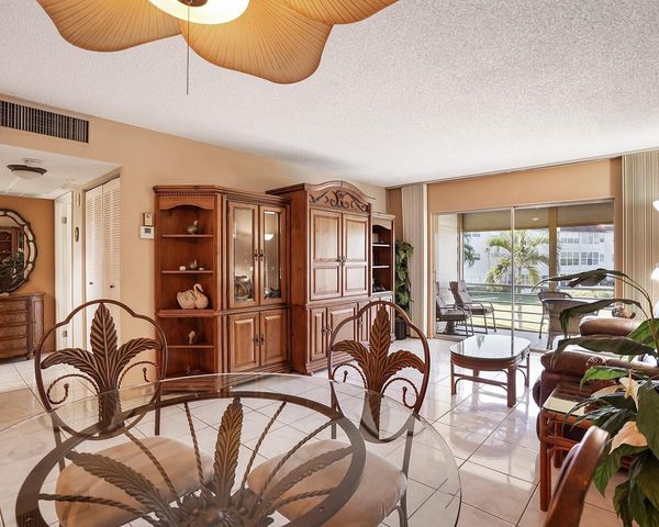 3501 NW 47th Avenue 503, Lauderdale Lakes, FL 33319