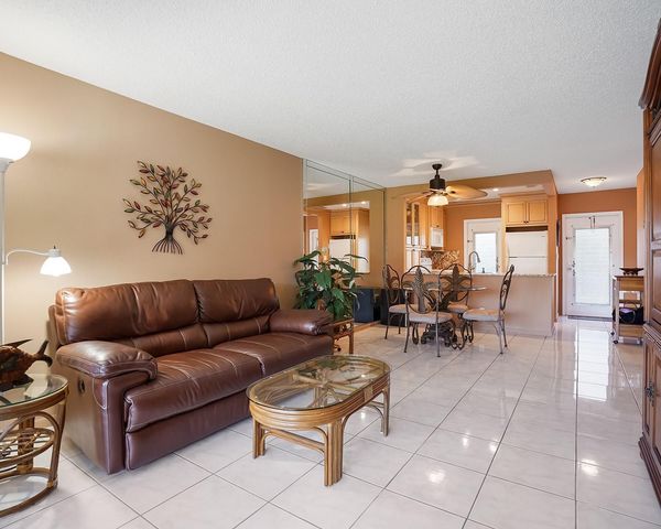 3501 NW 47th Avenue 503, Lauderdale Lakes, FL 33319