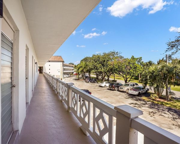 3501 NW 47th Avenue 503, Lauderdale Lakes, FL 33319