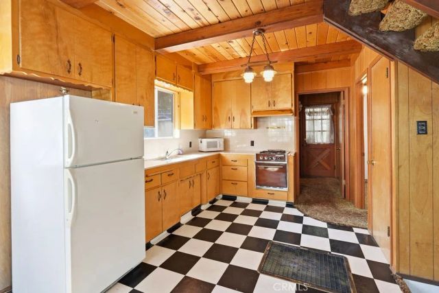 26408 Lake Forest Drive, Twin Peaks, CA 92391