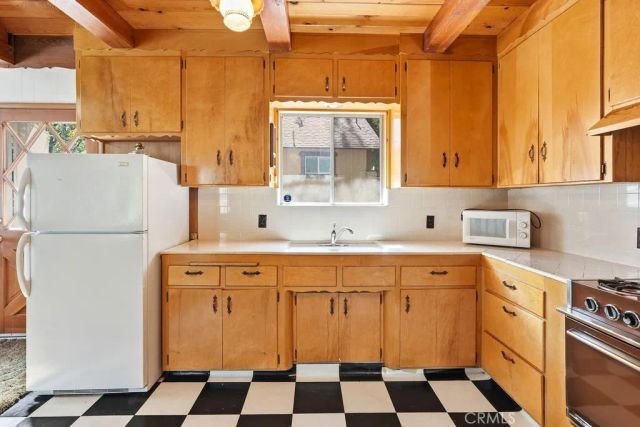 26408 Lake Forest Drive, Twin Peaks, CA 92391