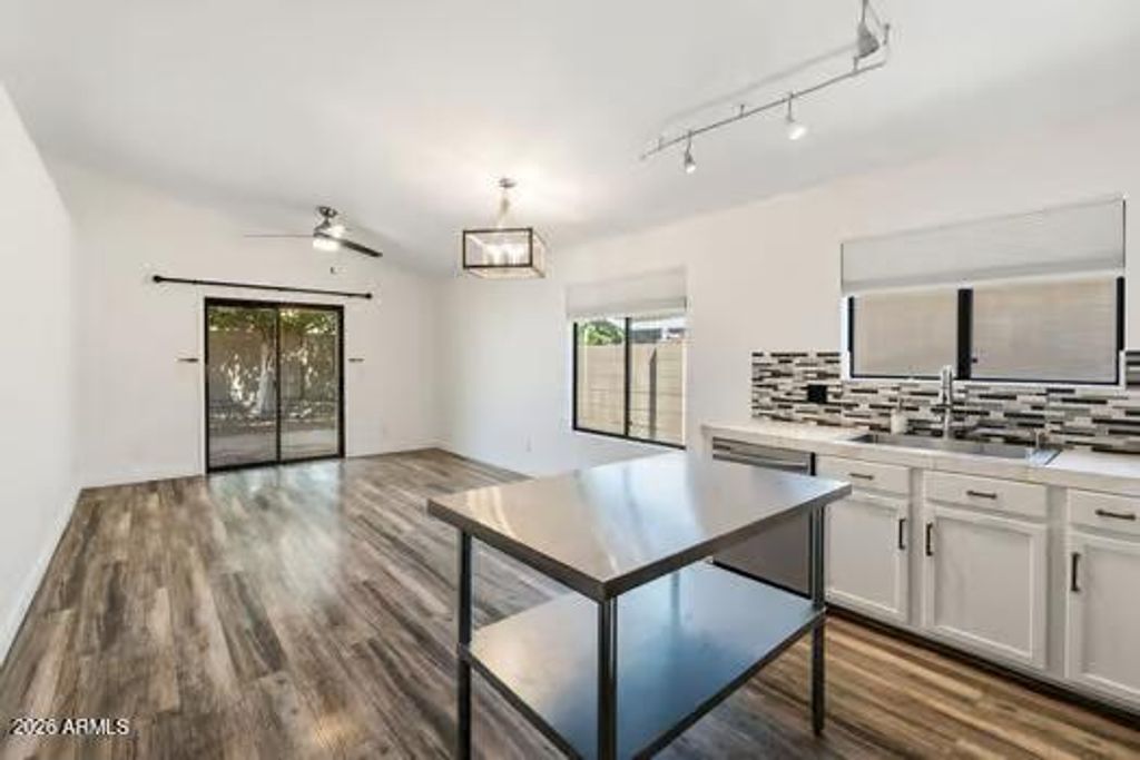 2120 E DONALD Drive, Phoenix, AZ 85024 — photo 2