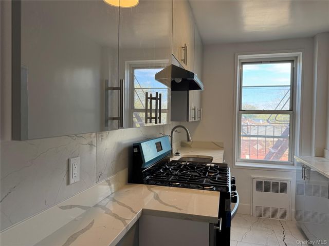 222-89 Braddock Avenue 3-E, Bellerose, NY 11428