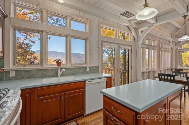 33 Great Aspen Way, Black Mountain, NC 28711