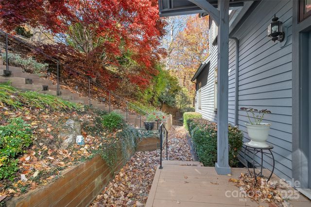 33 Great Aspen Way, Black Mountain, NC 28711