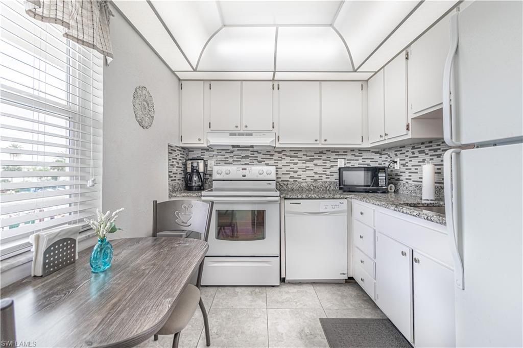 6220 Augusta DR 307, FORT MYERS, FL 33907 — photo 3