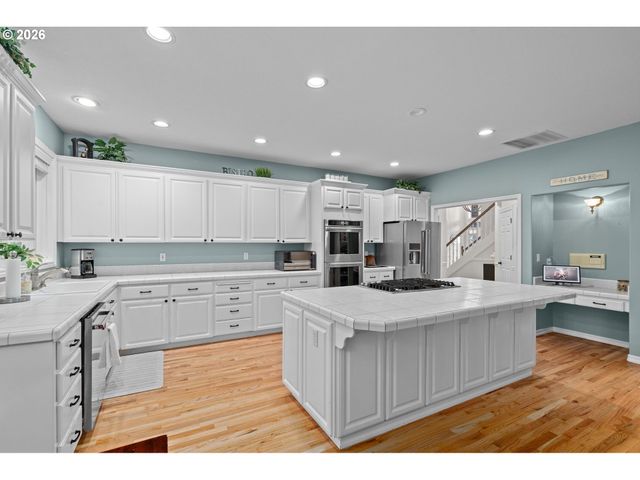 9534 Nw ENGLEMAN St, Portland, OR 97229