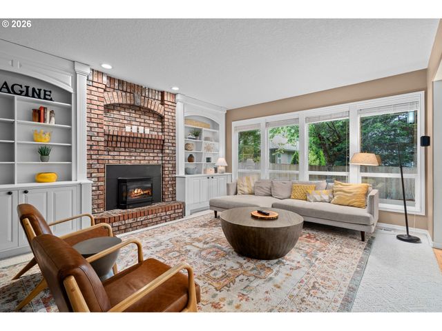 9534 Nw ENGLEMAN St, Portland, OR 97229